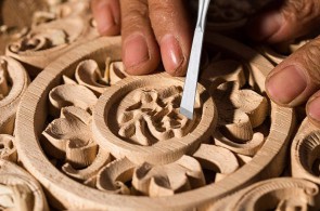 منبت چوب قربانی | طراحی و تولید قطعات منبت شده چوبی از جنس چوب راش و رابر 